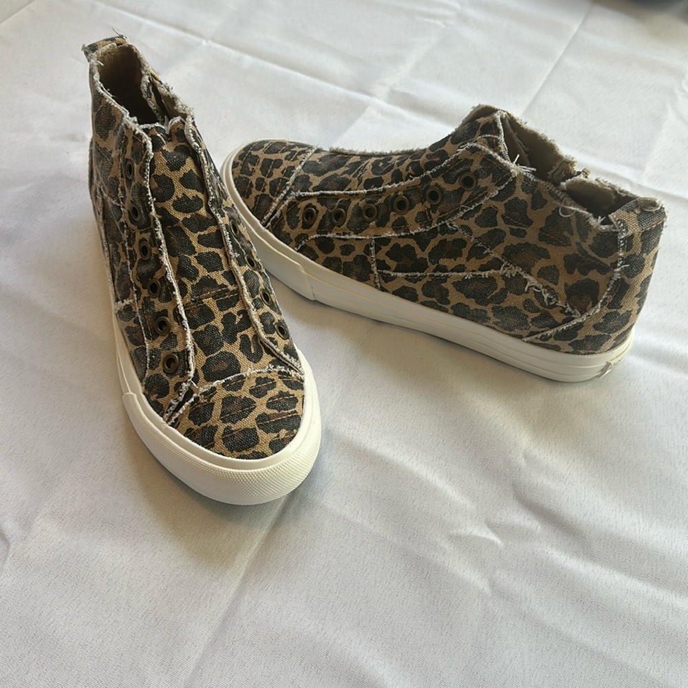 Gypsy jazz Grayson animal‎ print hi-top slip on shoe size 8.5